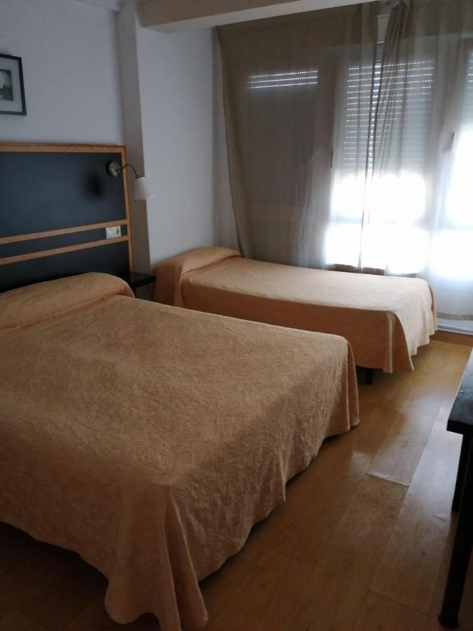 Hostal Mara Ла-Корунья Экстерьер фото