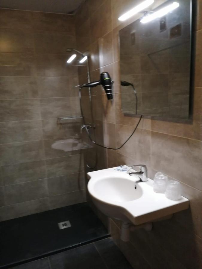 Hostal Mara Ла-Корунья Экстерьер фото