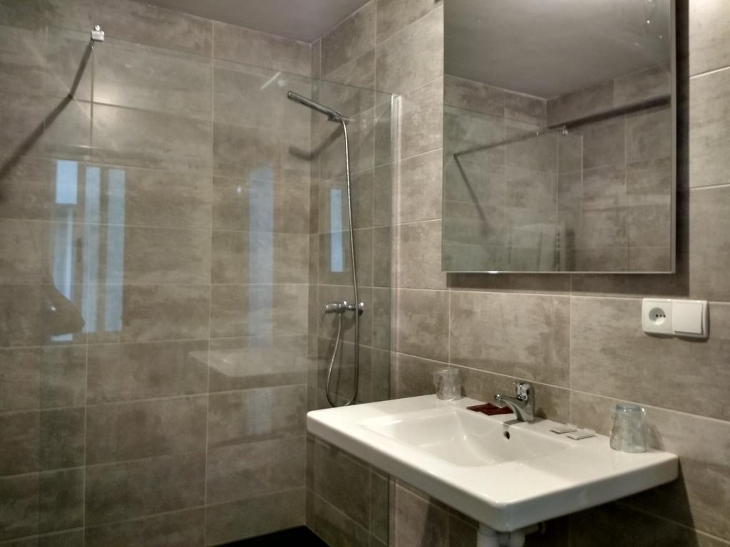 Hostal Mara Ла-Корунья Экстерьер фото